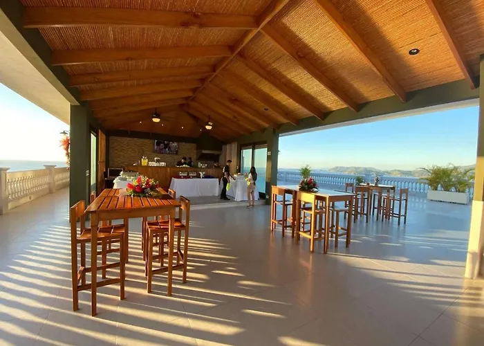 360 Splendor - Ocean-view #204 In Luxury Flamingo-complex