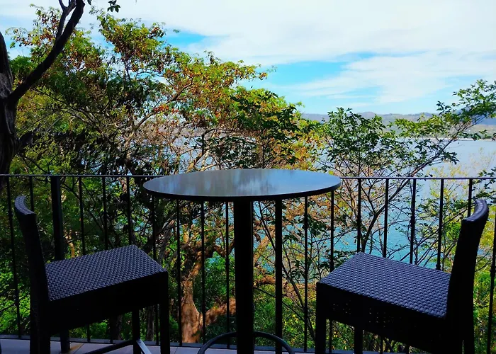 360 Splendor - Ocean-view #204 In Luxury Flamingo-complex *