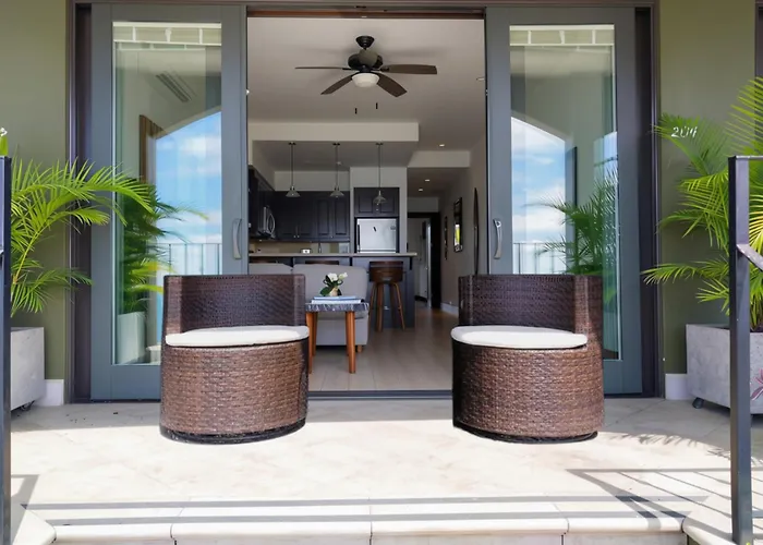 360 Splendor - Ocean-view #204 In Luxury Flamingo-complex